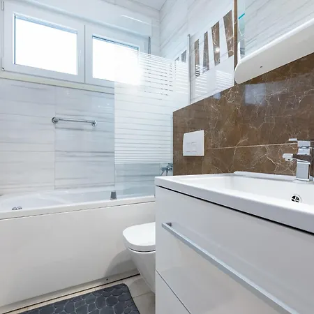 شقة Apartment In Split Near Ba Vice Beach, Cleaning Included