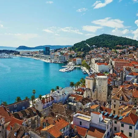 Apartment In Split Near Ba Vice Beach, Cleaning Included سبليت