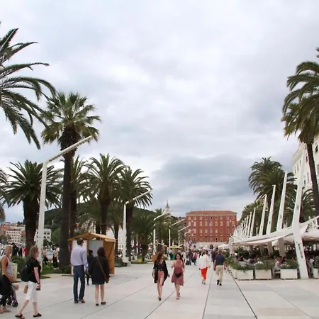 Daire Apartment In Split Near Ba Vice Beach, Cleaning Included Split